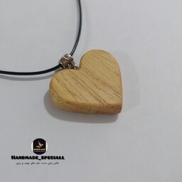 گردنبند چوبی (طرح قلب) خاص ترین دست سازه های چوب و رزین آویز قلب چوبی گردنبند قلب هدیه ولنتاین کادویی چوب و رزین