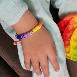 دستبند کودکانه فیمو رنگی با رنگبندی کامل و با ست لباس موجوپ