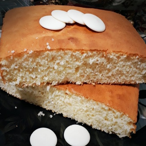 کیک ساده وانیلی(هزینه ارسال بصورت پس کرایه و به عهده مشتری میباشد)