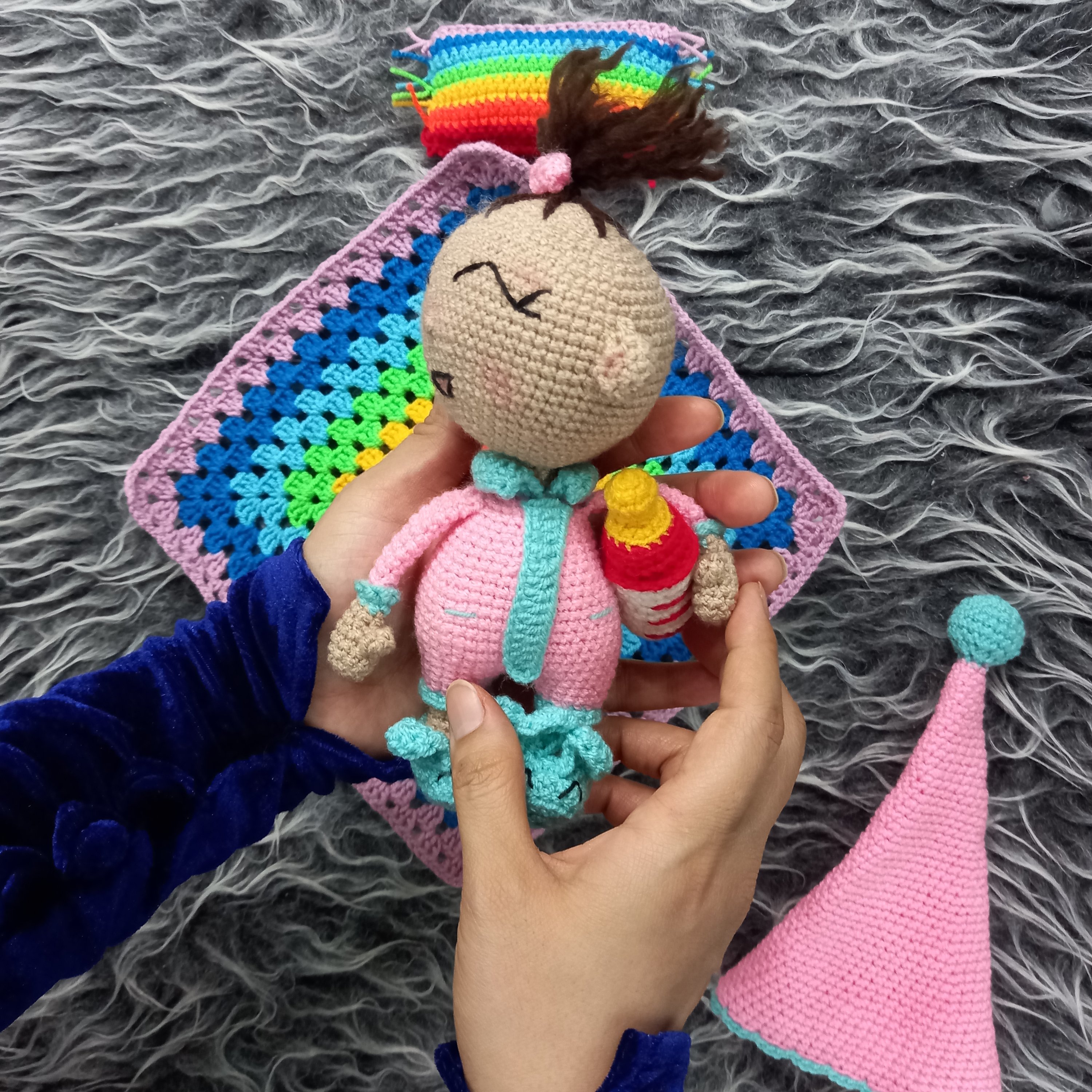 عروسک دستبافت نی نی فندق