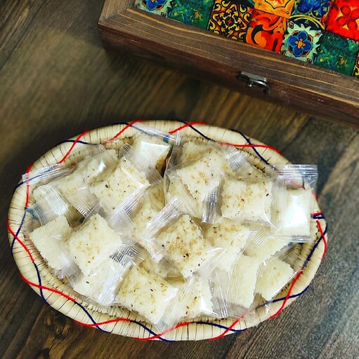 شیرینی نارگیل عسلی لقمه ای (450 گرمی) سنتی دزفول