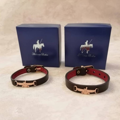دستبند چرم طبیعی ست زنانه و مردانه مدل فروهر ماداماس با جعبه کادویی ارسال رایگان