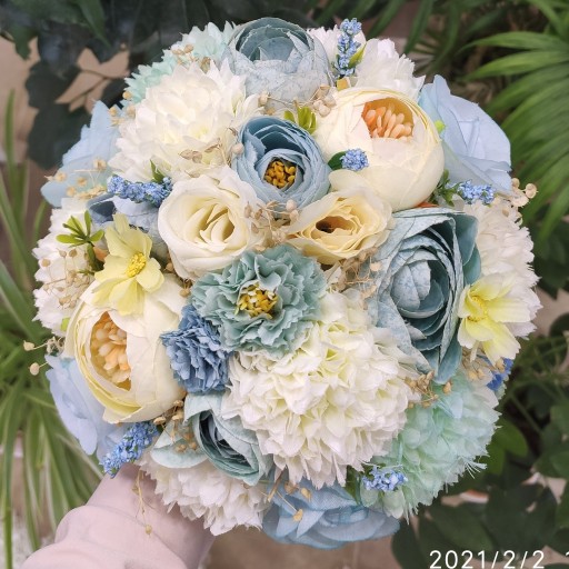 دسته گل عروس مصنوعی با تم آبی آسمونی و سفید