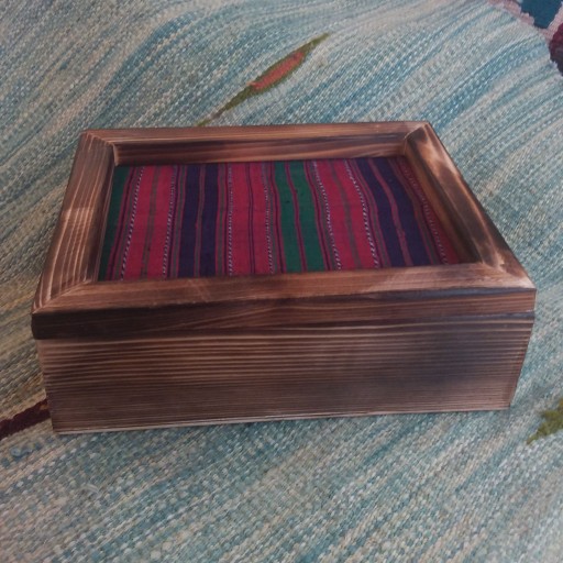 جعبه چوبی دستساز با پارچه ابریشمی دستباف