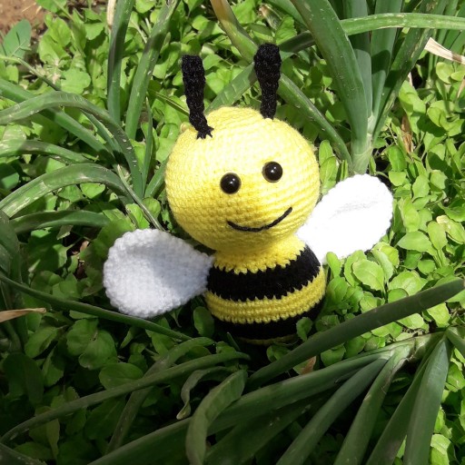 عروسک بافتنی زنبور 12 سانتی قابل سفارش با رنگ دلخواه شما
