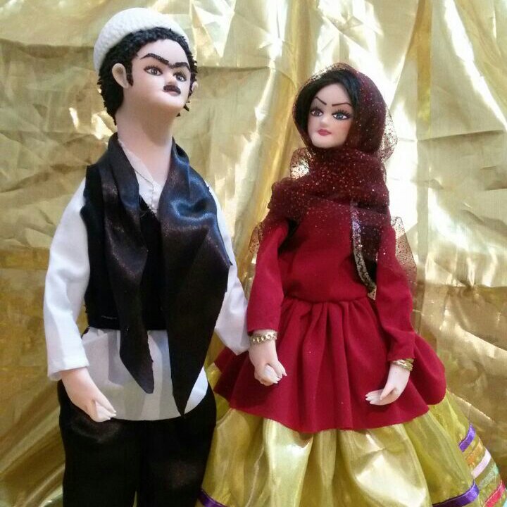 مجسمه خانم و اقای شمالی قاسم اباد (پس کرایه)