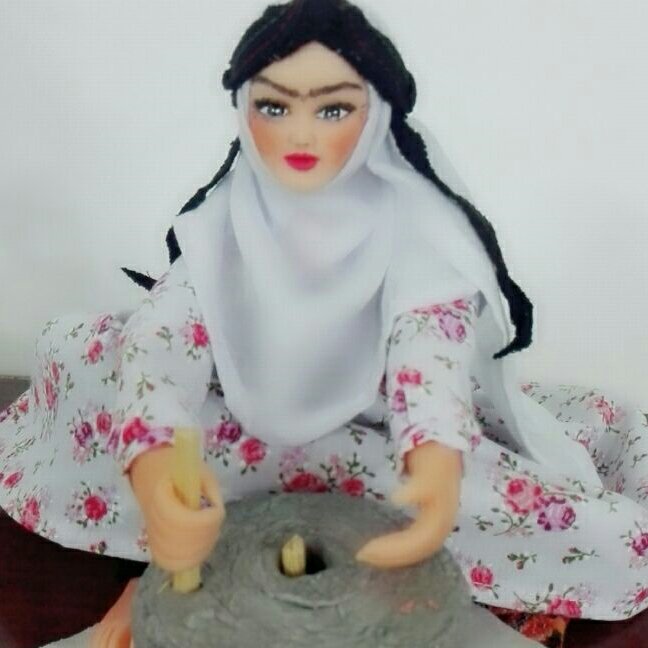 مجسمه خانم خراسانی دسداس (پس کرایه)