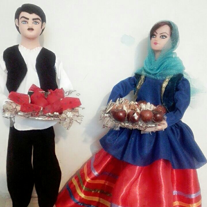 مجسمه خانم و اقای شمالی قاسم اباد (پس کرایه)