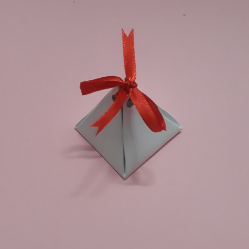 جعبه کادو (مثلثی)