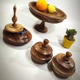 ست ظروف چوبی شامل قندان  میوه خوری شکلات خوری ساخته شدن از چوب زیبای گردو ابگریز شده و قابل شستشو