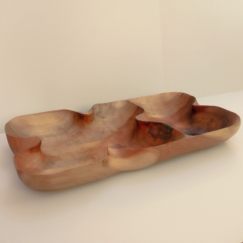 ظرف چند منظوره دست ساز ساخته شده از چوب گردو.پوشش روغن گیاهی مخصوص ظروف چوبی