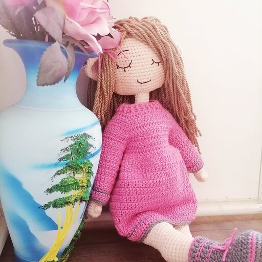 عروسک دستبافت طرح دختر شبنم  بسیار زیبا و با کیفیت