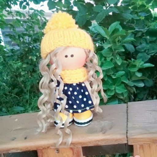 عروسک روسی 15سانتی زرد