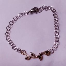 دستبند زنانه و دخترانه برگ استیل ضدحساسیت با زنجیر حلقه ای نقره ای نیل