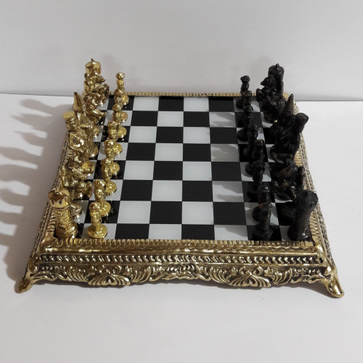 شطرنج رومیزی یا صفحه ای برنزی