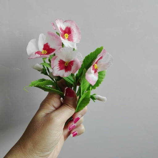 گل بنفشه سفید صورتی خمیری پک 7 شاخه بدون گلدان