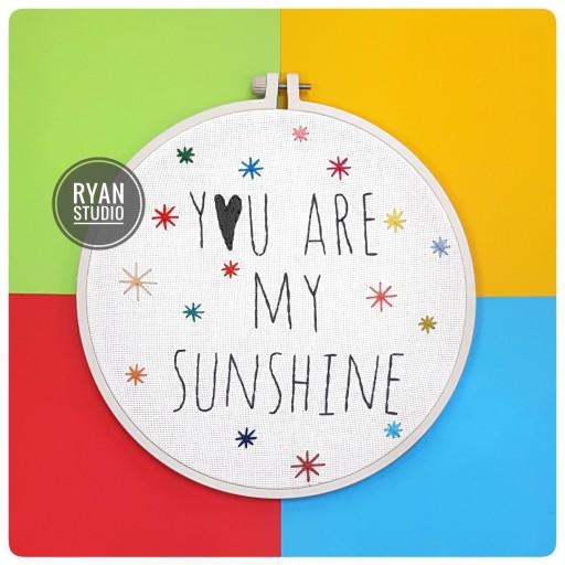 دیوارکوب گلدوزی You Are My Sunshine