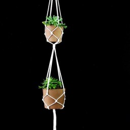 آویز گلدان مکرومه دو طبقه با طرحی ساده و جذاب