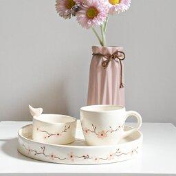 چای خوری یک نفره سه تکه شامل یک فنجان سرامیکی و یک قندان پرنده دار و سینی لبه دار سایز 2  قطر 23 دستساز 