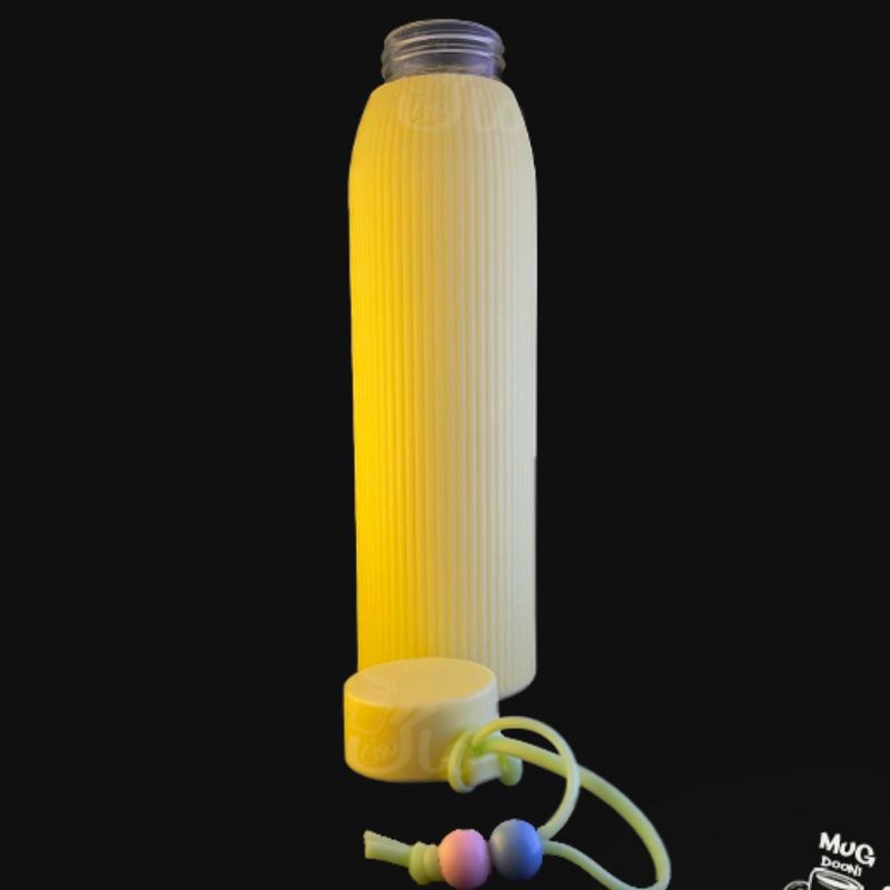 بطری آب فانتزی شیشه ای با روکش پلاستیکی لیمویی