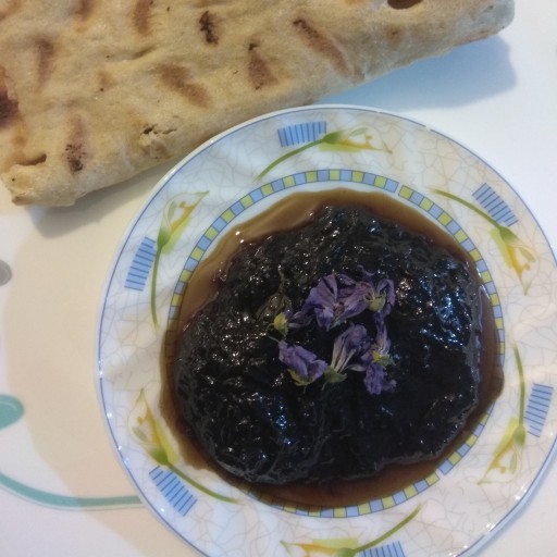 مربا گلبرگ زعفران تهیه شده با شکر قهوه‌ای (270 گرمی)