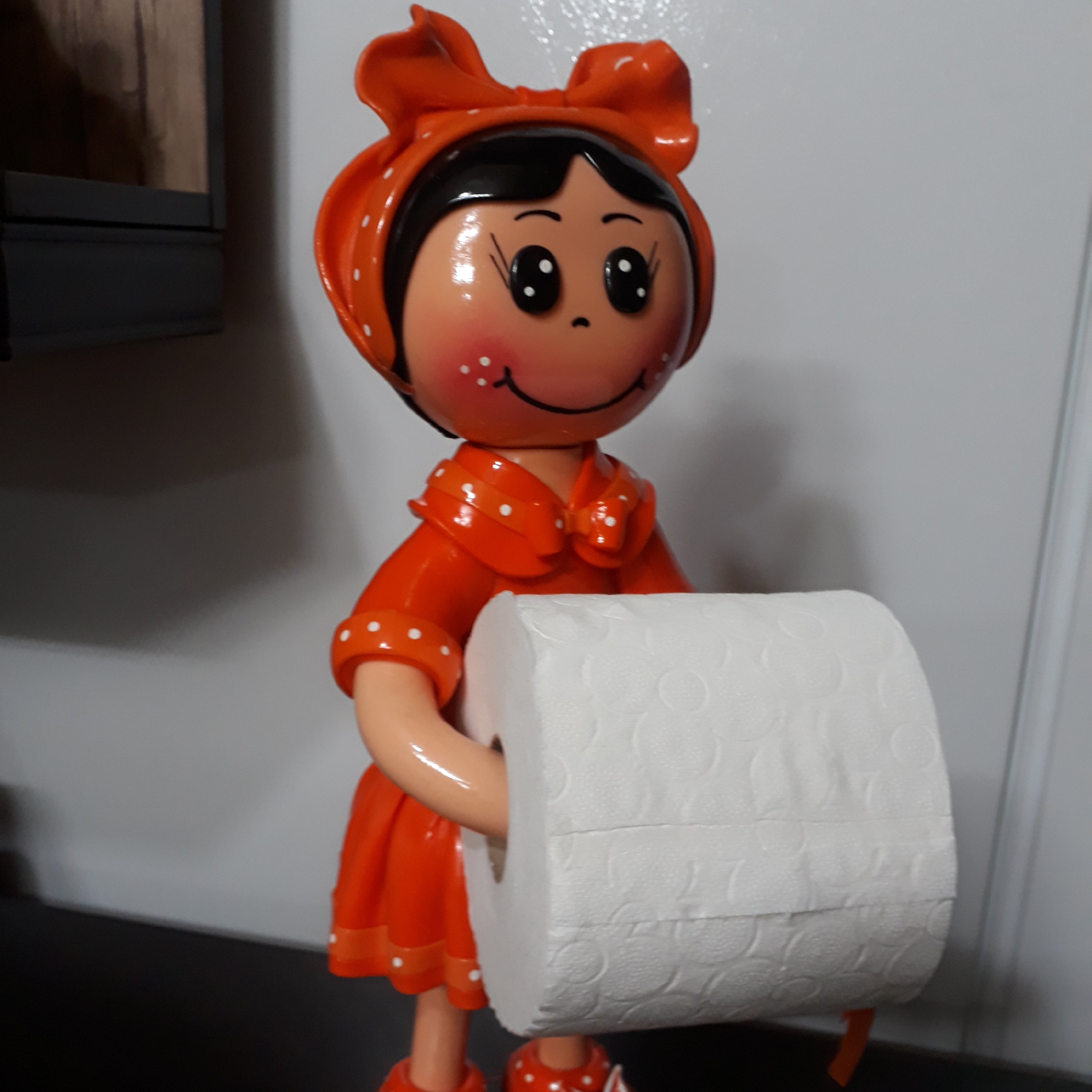 دخترک زیبای جادستمالی