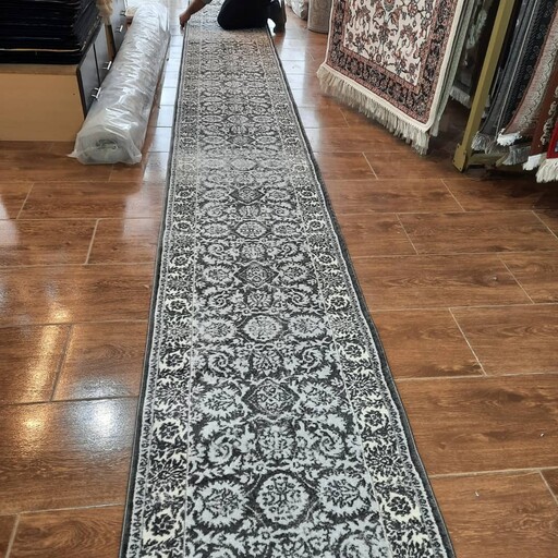 فرش کناره فانتزی  طرح افشان وینتیج طوسی ، طول و عرض مورد نظر مشتری 350شانه تراکم 960 است ، قیمت ذکر شده مربوط به یک متر 