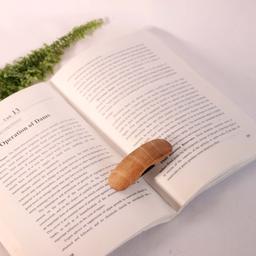 صفحه نگهدار کتاب انگشتی  دستساز  چوبی طرح یار 