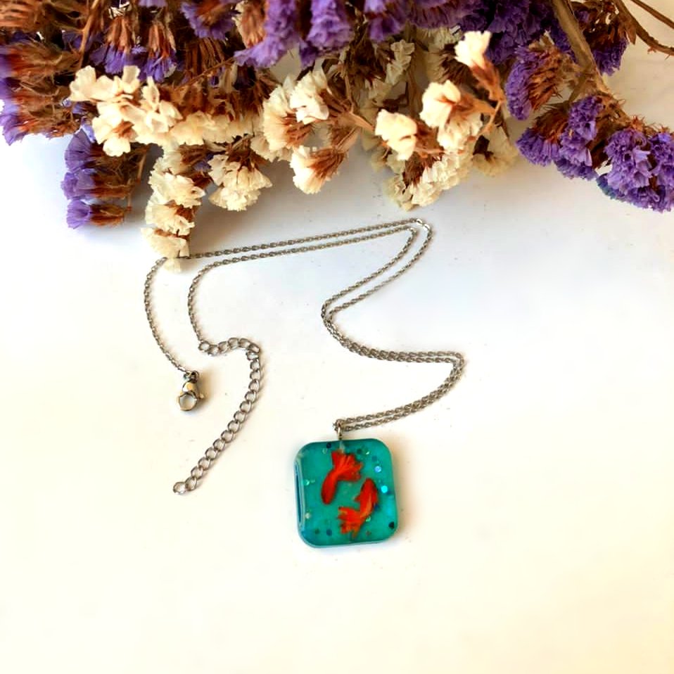 گردنبند نقاشی ماهی رزینی سه بعدی با زنجیر استیل