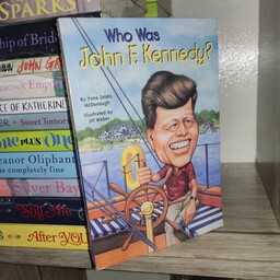کتاب زبان اصلی Who Was John F.Kennedy (جان اف کندی که بود) - اثر یونا زلدیس مک دوناف