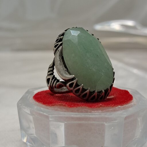 انگشتر نقره یشم سبز الماس تراش اصل معدنی زیبا 