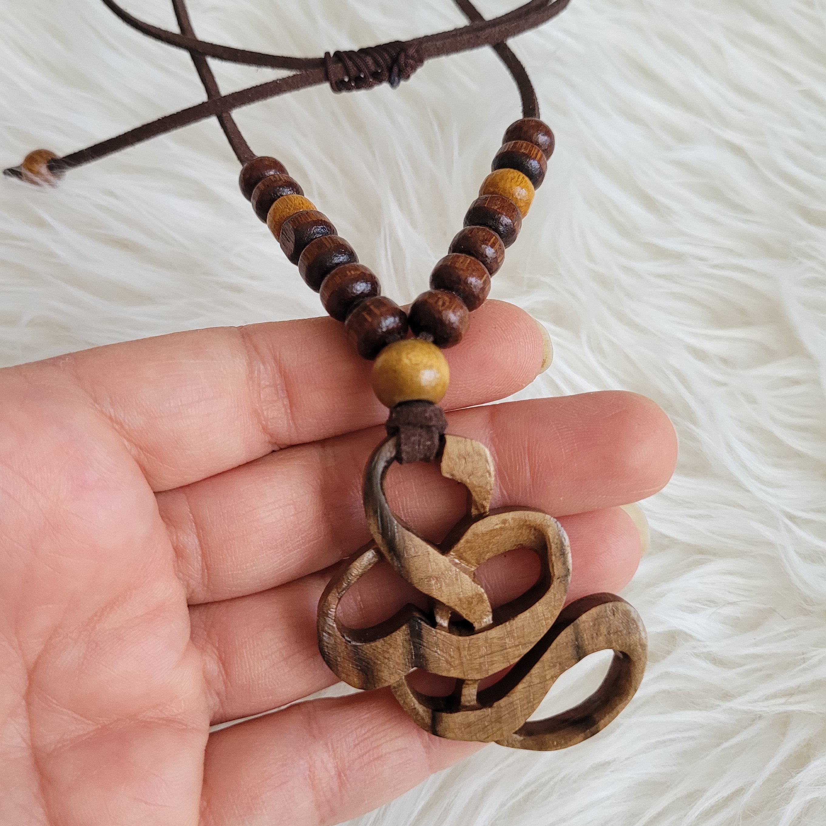 گردنبند اسم رضا چوبی دستساز چوبی گالری