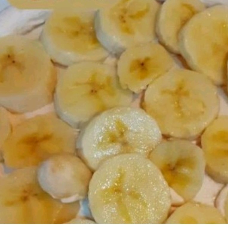 کیک تولدخانگی  مدرن عاشقانه باتزیینات قلب وتاپرمناسب سالگردازدواج