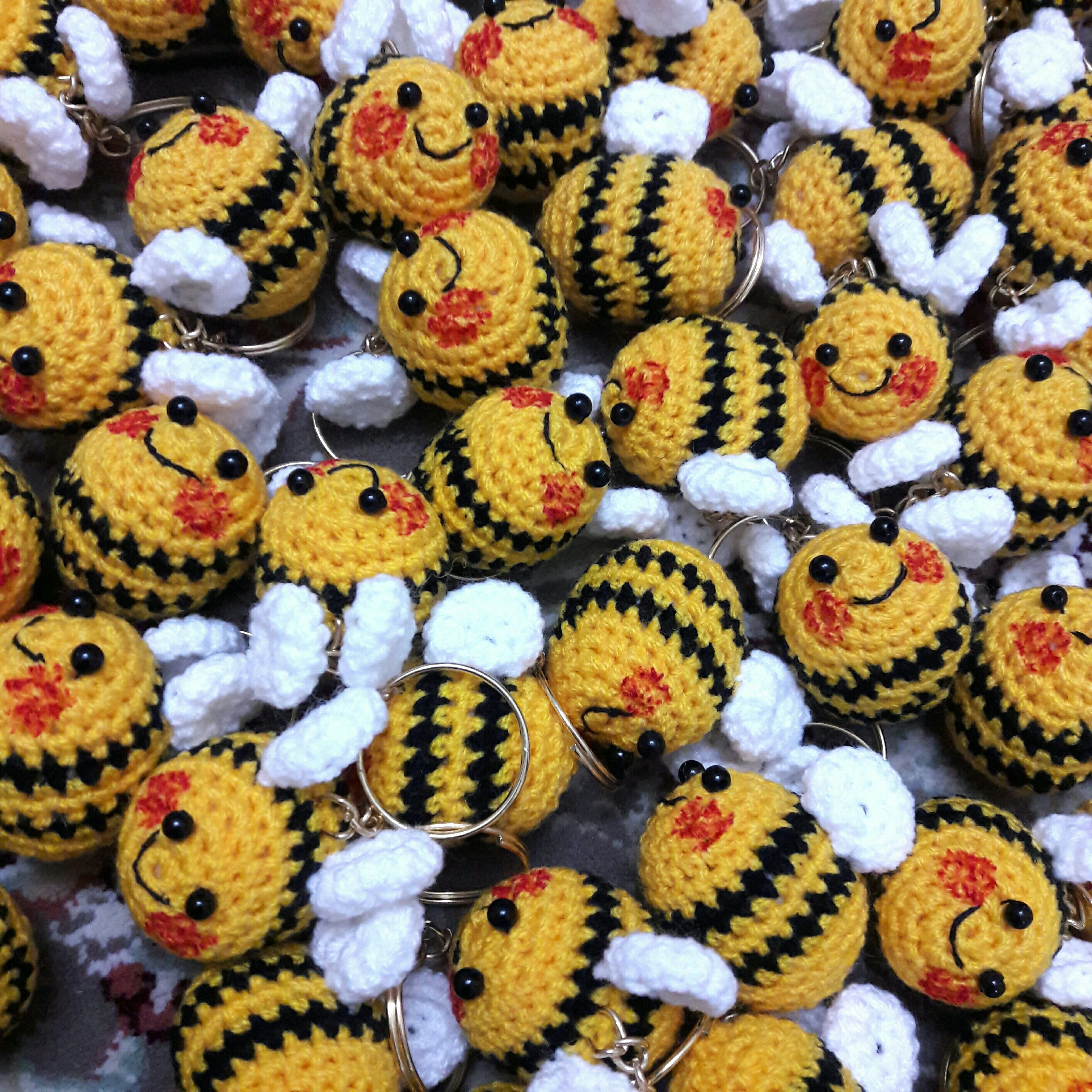 آویز  زنبوری کوچیک