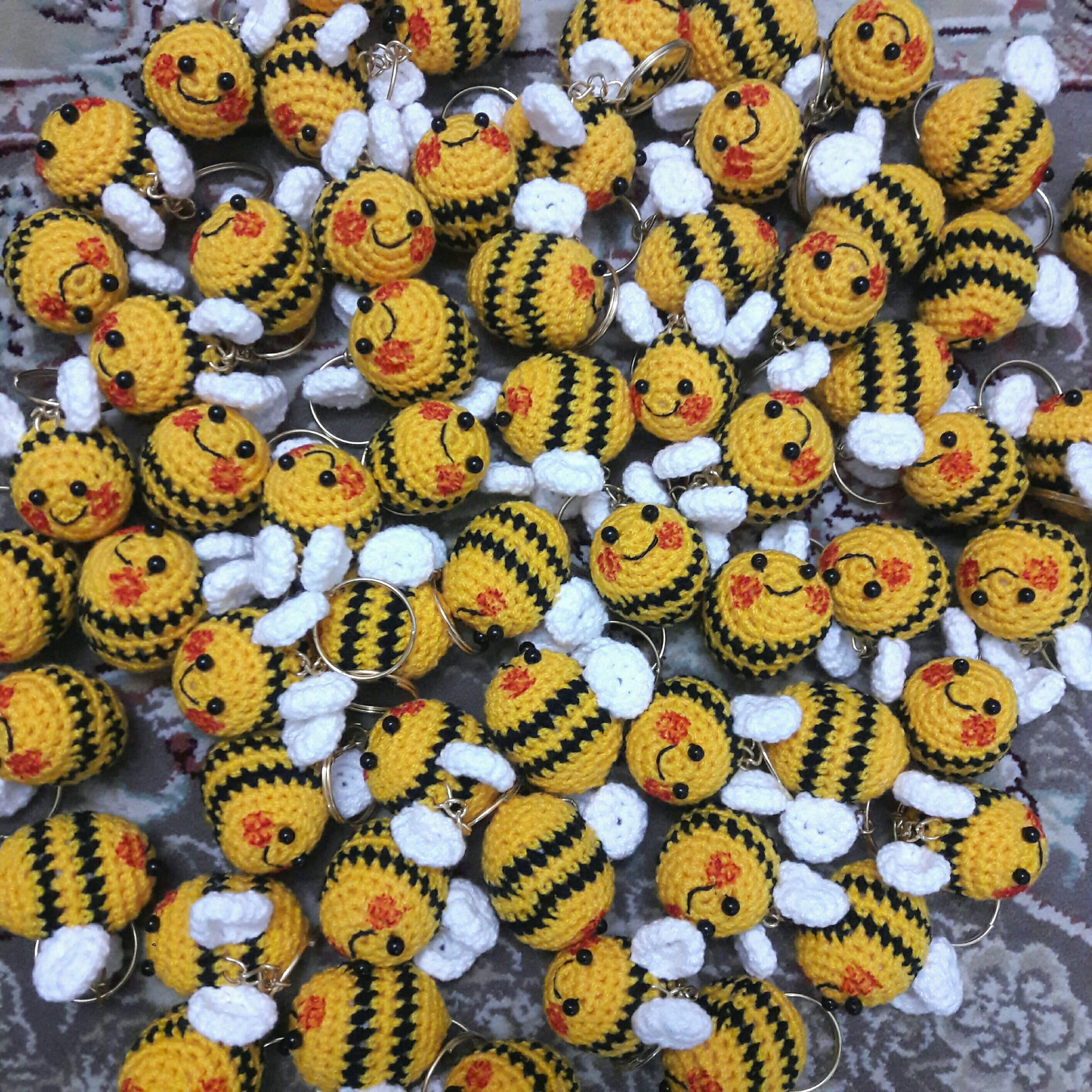 آویز  زنبوری کوچیک