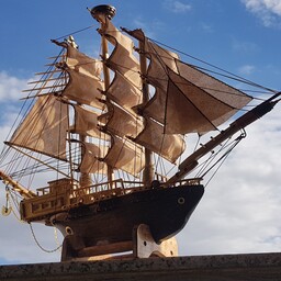 ماکت کشتی چوبی بادبانی کلکسیونی مدل( تلاطم دریا)