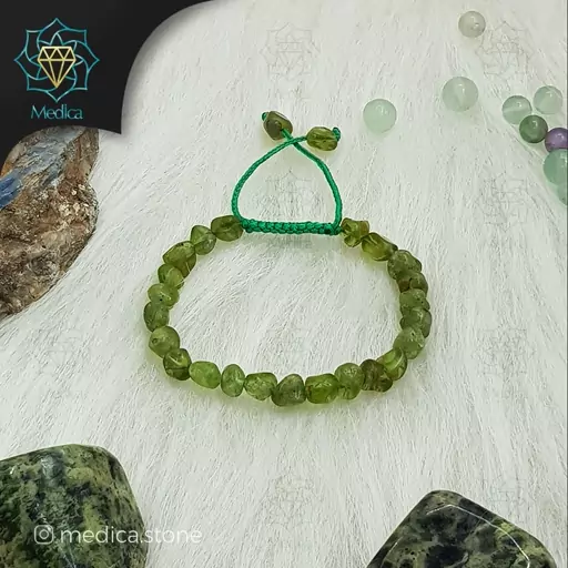 دستبند سنگ زبرجد طبیعی peridote
سنگ ابراز وجود و توانمندی
تراش نامنظم سایز 7  