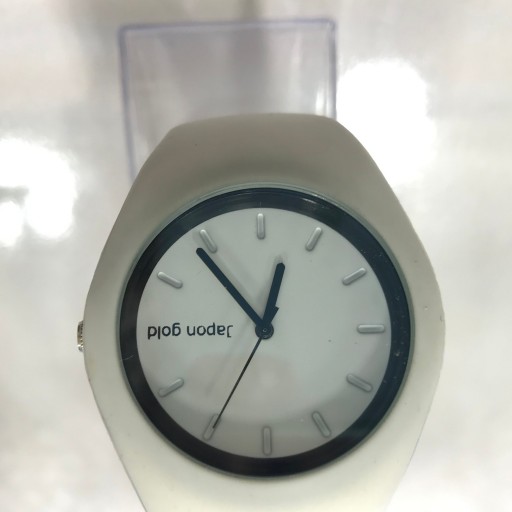 ساعت اسپرت سفید در فروش ویژه