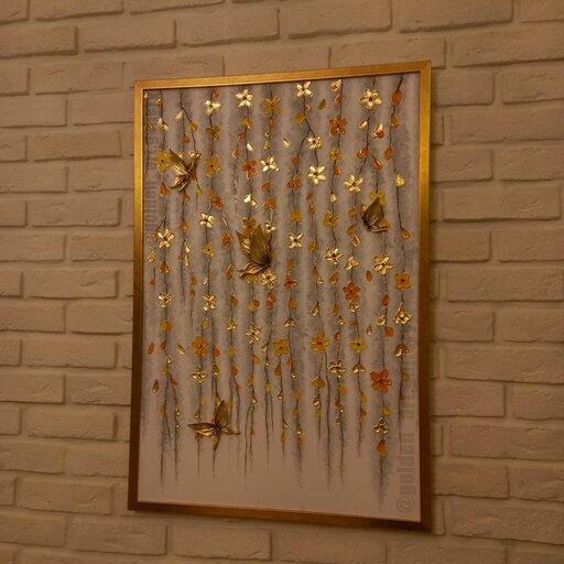 تابلو نقاشی شکوفه های بهاری کار شده با ورق طلا . رنگ آکریلیک  کاملا برجسته سازی شده 