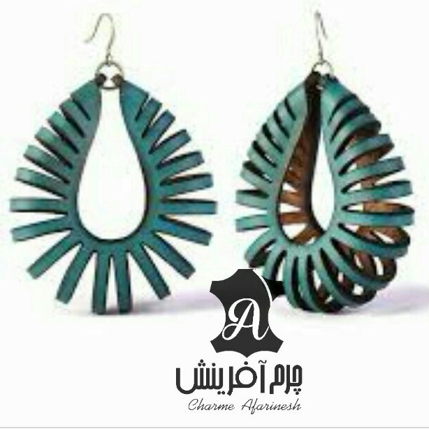 گوشواره مدل حلزونی چرم طبیعی بز