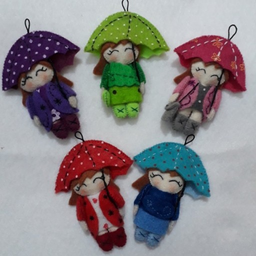 عروسک نمدی دختر چتر دار نقلی