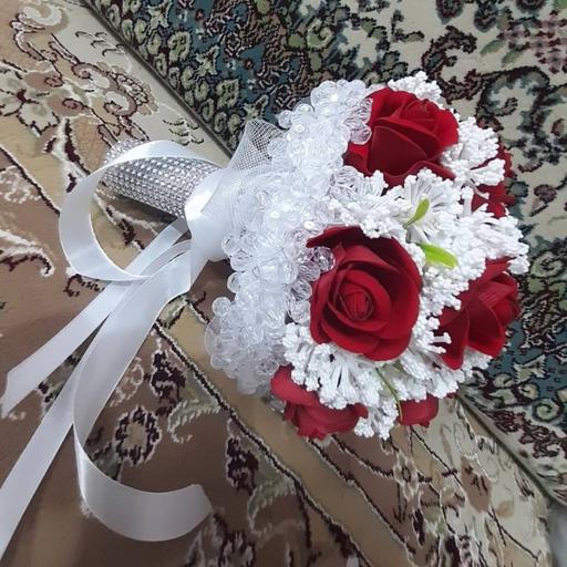 دسته گل عروس ترکیبی با گل رز