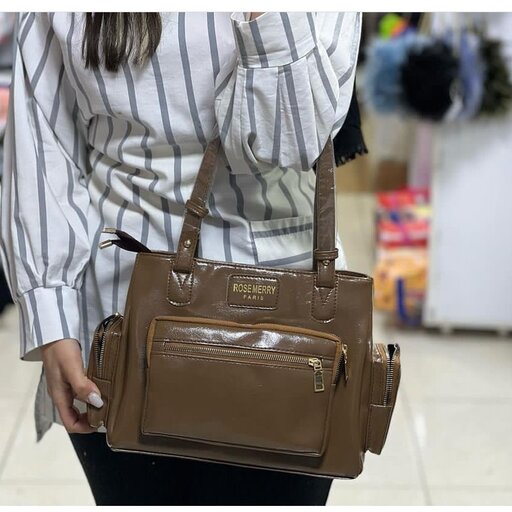 کیف زنانه مارک رزمری پاریس، مدل 7زیپ، با سرزیپ درجه یک، بندقابل استفاده دستی و دوشی 