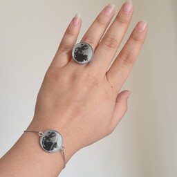 دستبند و انگشتر ماه شبتاب رزینی با قاب استیل