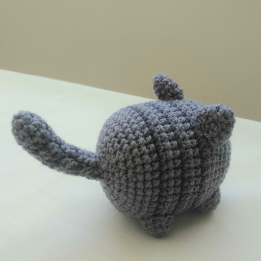 اسباب بازی عروسک بافتنی کاموایی گربه خپل