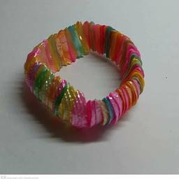 دستبند زنانه ساخته شده از صدف باریک رنگارنگ مصنوعی مناسب برای نوجوان و بزرگسال 