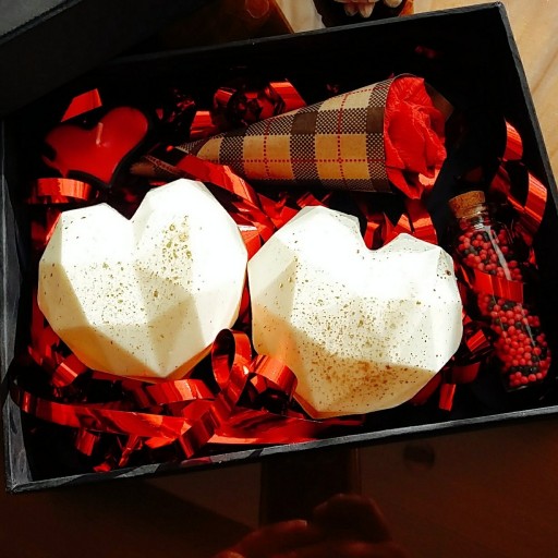 قلب شکلاتی سوپرایز دست ساز کادو مناسب برای ولنتاین و هدیه ی روز مادر کاملا خوراک