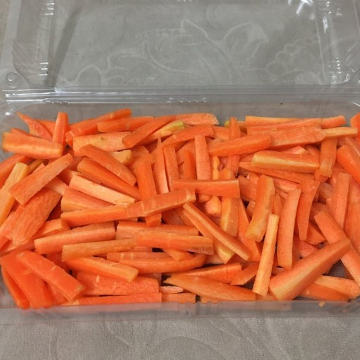 هویج خلالی خرده شده خانگی (1000 گرمی)