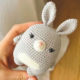 عروسک دستبافت خرگوش کپلی با قد تقریبی 12 سانت و قابل سفارش در رنگبندی دلخواه شما