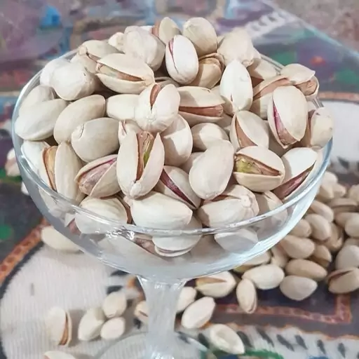 پسته احمد آقایی بو داده و شور شده با آبلیمو 500 گرمی پسته رفسنجان pistachio nuts